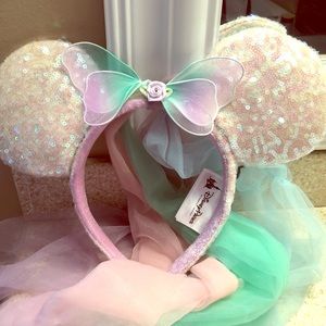 Brand new Disney Minnie princess ear headband